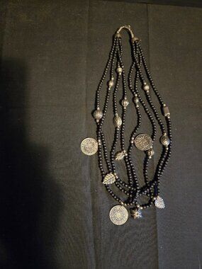 Necklace Black and Silver Leaves Beads Length 13"